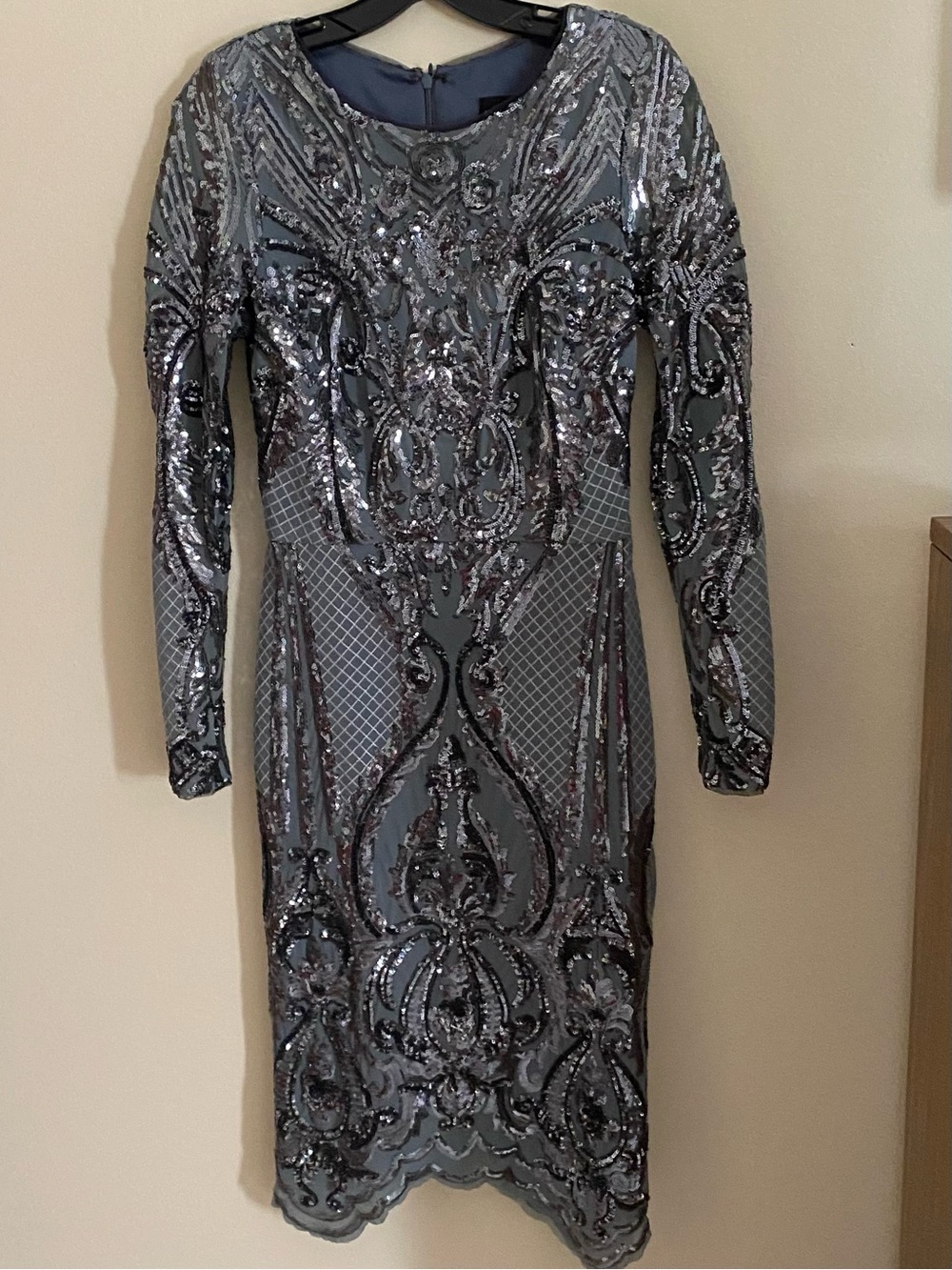 Betsy & Adam Silver Sequin Long Sleeve Sheath Dress